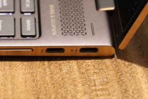 インテル、USB-C を搭載した Thunderbolt 3 を発表、シングルケーブルで 60Hz のデュアル 4K ディスプレイをサポート